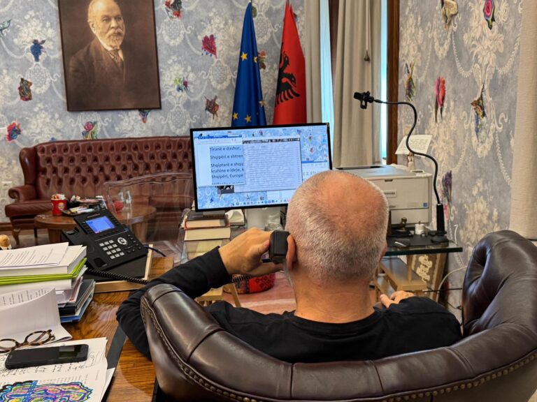 Thaçi telefonon Ramën. Kryeministri: Komandanti ishte në formën e vet më të mirë
