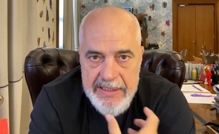“Ku i keni argumentet, ç’janë këto turma të eksituara?”, Rama replikon me qytetarin