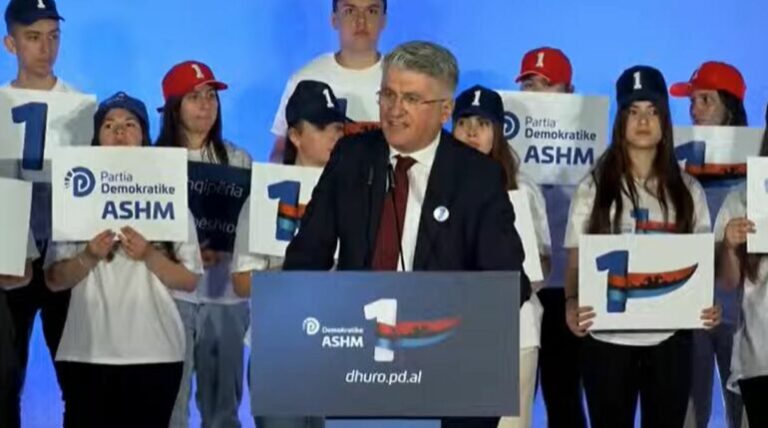 Gjekmarkaj në Kurbin: Berisha shembi diktaturën në ’92, do ta rrëzojë edhe këtë regjim