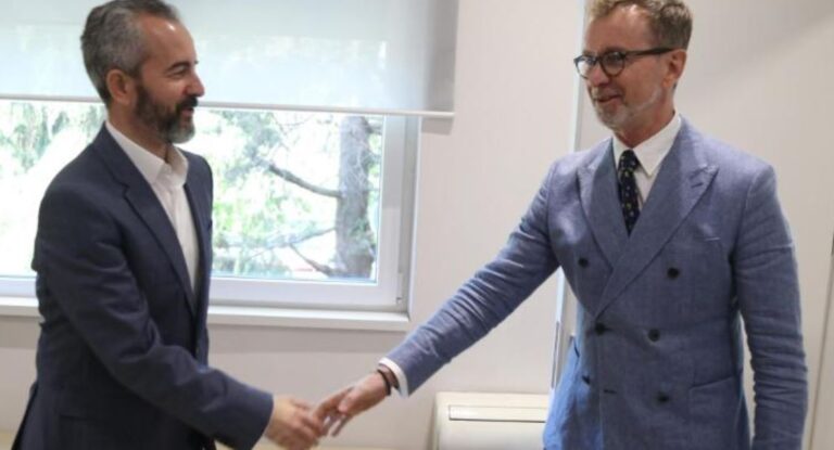 Ambasadori Gonzato takim me Celibashin, pyetet për lobimin 6 milionë dollarë të PD-së