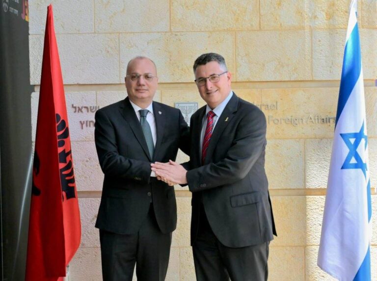 Ministri Hasani takon homologun izraelit: Shqipëria e palëkundur kundër çdo forme antisemitizmi