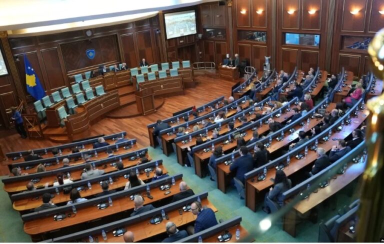 Vijojnë përpjekjet për konstituimin e Kuvendit të Kosovës! Pse ka ngecur formimi i institucioneve