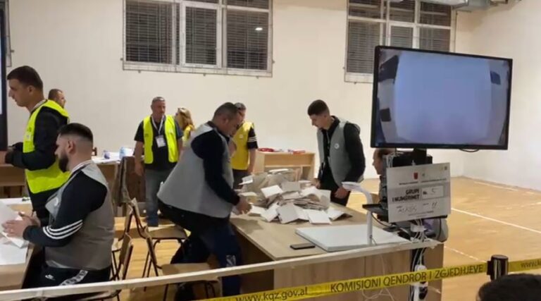 Numërimi drejt fundit për kandidatët në Fier, shtatë emrat e PS nga lista e hapur që futen në Kuvend