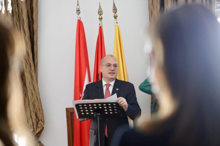 Inaugurohet selia e re e ambasadës shqiptare në Vatikan, ministri Hasani: Do ndërtojmë ura për një botë më të paqtë