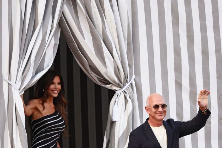 Dalin pamjet e para, Jeff Bezos dhe Lauren Sanchez mbledhin yjet botërore në Venecia
