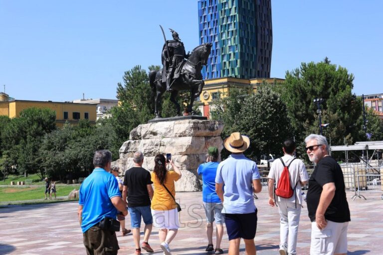 Tirana destinacioni i përhershëm i turistëve të huaj, interes për trashëgiminë kulturore dhe turizmin malor