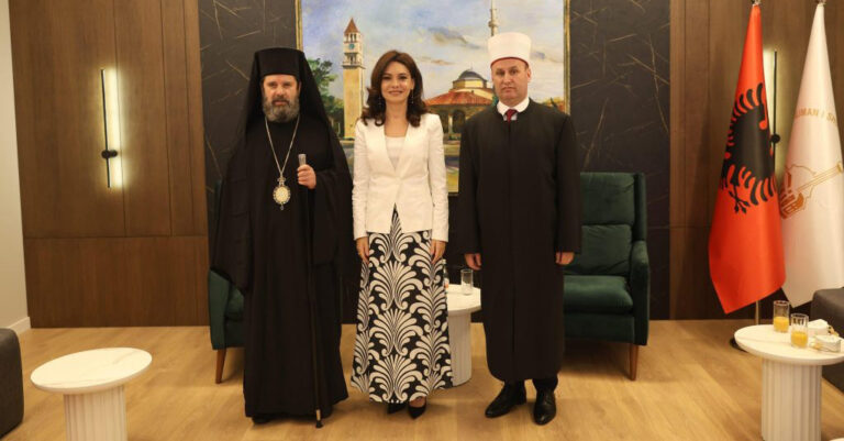 Spiropali: Toleranca e bashkëjetesa fetare thesar i shqiptarëve, t’i jetësojmë edhe në punën e përditshme