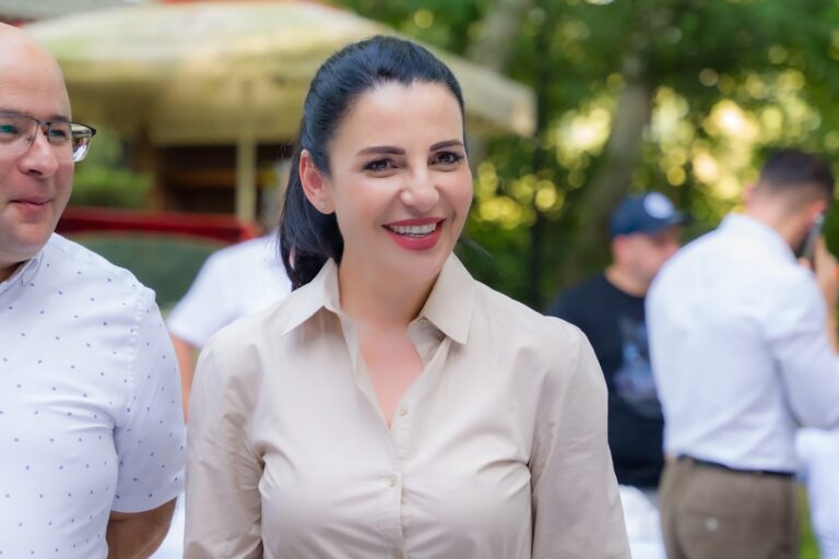 Balluku: Në Mbrostar dhe Libofshë, në turin e falenderimeve për ata që na mbështetën e punuan për fitoren