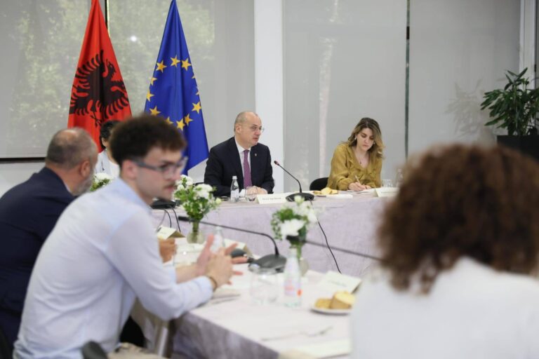 Integrimi i Shqipërisë në BE, ministri Hasani: Thellojmë bashkëpunimin me shoqërinë civile