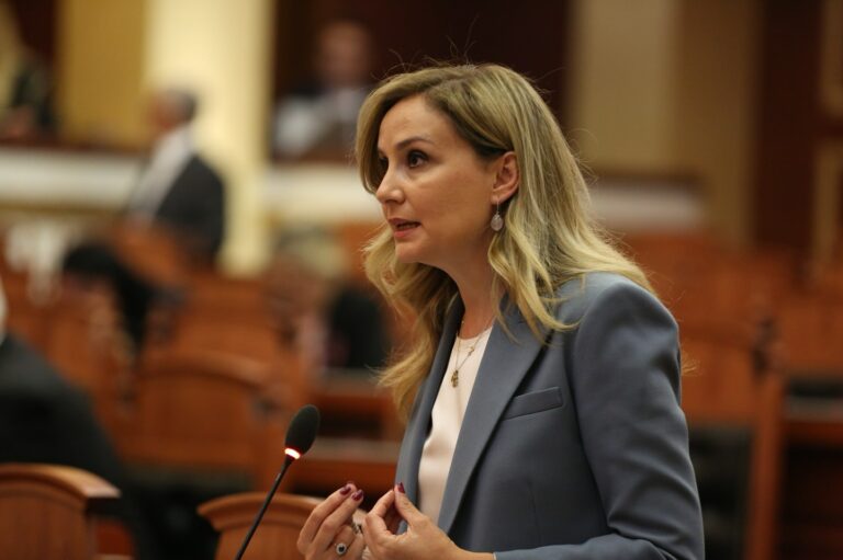 Jorida Tabaku: Kriza e xhepave është pasojë direkte e qeverisjes socialiste, kemi shpopullim dhe rënie të konsumit