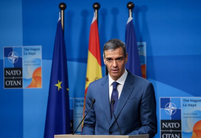Kryeministri Sanchez i qëndron besnik vendimit për t’u përjashtuar nga shpenzimet e NATO-s