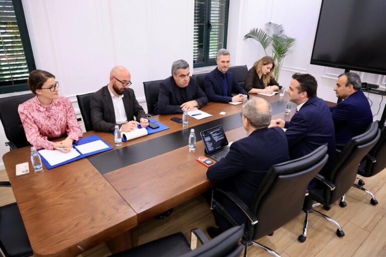 Ministri Gonxhja pret menaxherin e ri të Bankës Botërore për Shqipërinë, diskutim për projektet strategjike