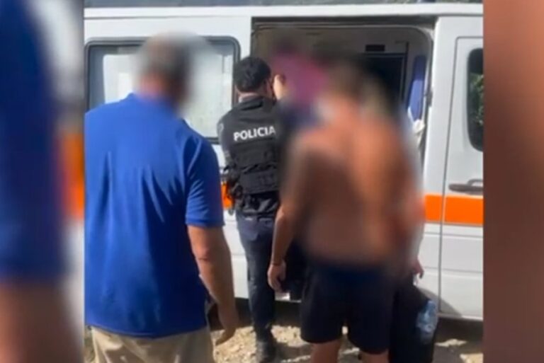 Turistja pëson dëmtime, policia i vjen në ndihmë