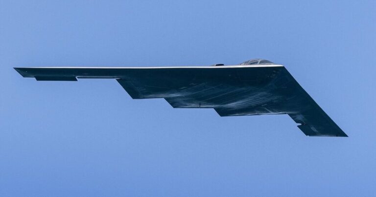 Bombarduesit amerikanë në lëvizje pas tensioneve Iran-Izrael, mediat: Kanë ngarkesë të rëndë