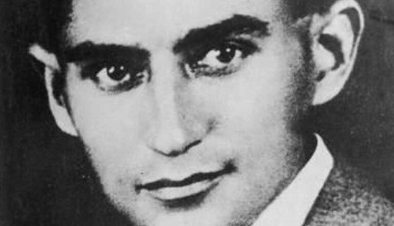 Franz Kafka, shkrimtari mosterioz, njeriun që flijoi gjithçka për të ndriçuar thellësitë e qenies
