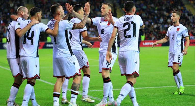 Kombëtarja e futbollit, një barazim si një humbje! Një trajner në ajër…