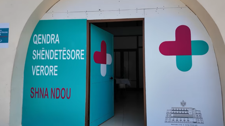 Rama poston videon: Në Kishën e Shna Ndout në Laç, për herë të parë kemi hapur qendrën shëndetësore verore