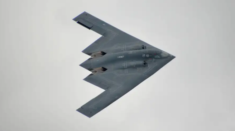 Dislokimi i bombarduesve B-2 – Për sulm apo si kërcënim?