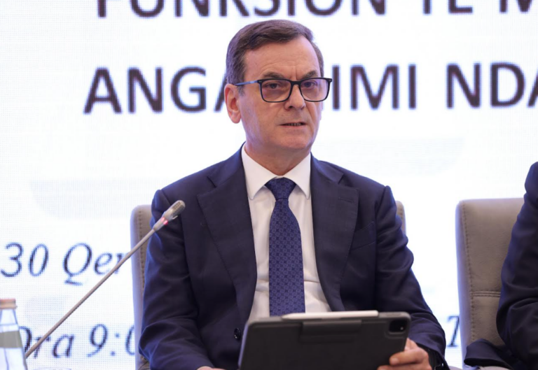 Fjalim i fortë i kryetarit të Gjykatës së Lartë, Sokol Sadushi para piramidës së drejtësisë