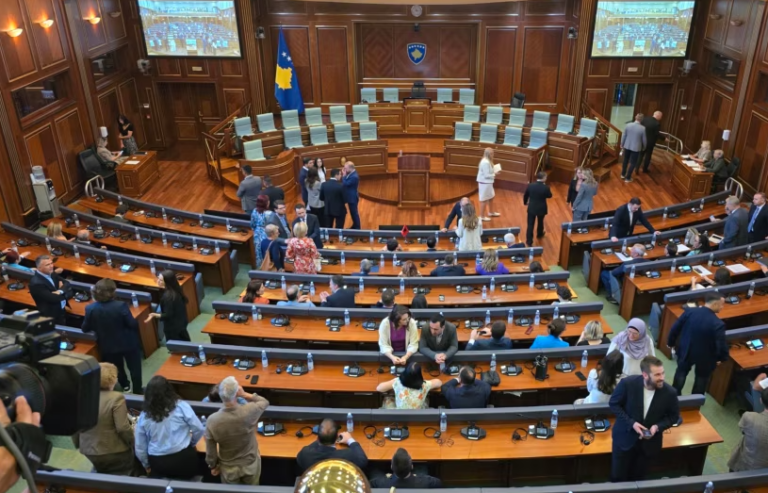 Kosova rrezikon të përfshihet nga një paralizë e plotë institucionale