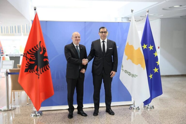 Ministri Hasani vizitë zyrtare në Qipro: Koha për të intensifikuar dialogun politik dhe bashkëpunimin ekonomik