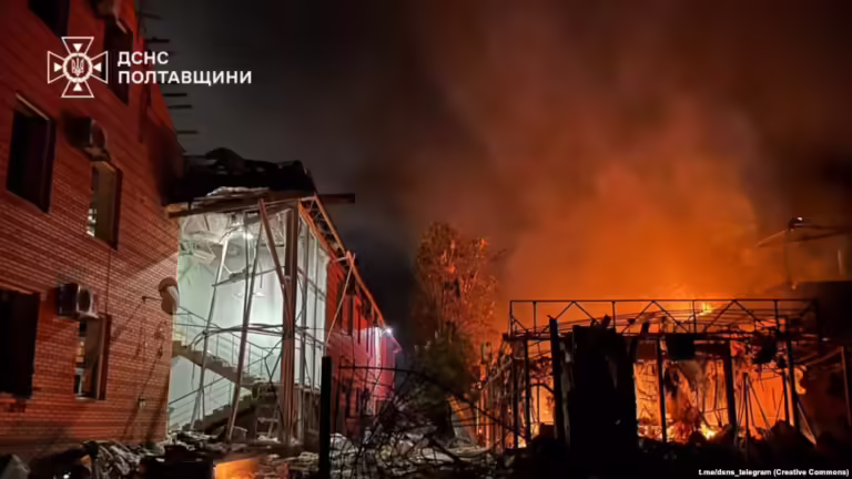 Rusia ia kthen Ukrainës trupat e 1.200 të vrarëve, teksa luftimet vazhdojnë