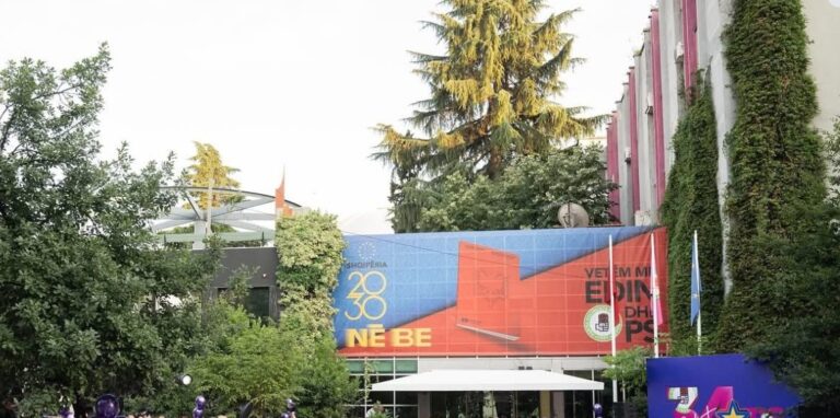 Nis shkolla verore për deputetët e rinj të PS! Fatmir Xhafaj mban leksionin e parë
