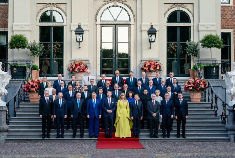 Takimi me liderët e NATO-s, Kryeministri Rama publikon foton familjare nga mikpritja e familjes mbretërore