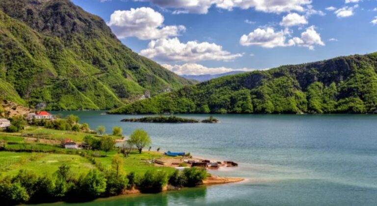 Revista ndërkombëtare: Shqipëria, destinacioni sekret i Mesdheut