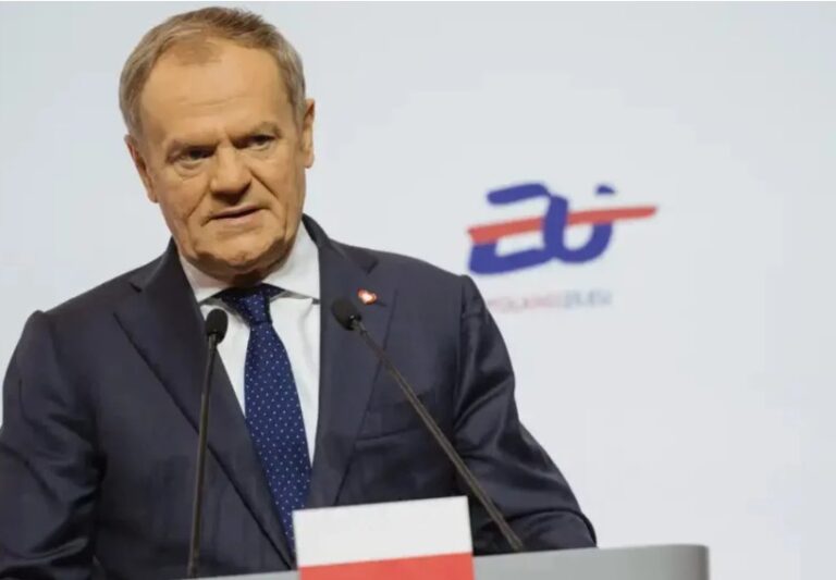 DW: Ditë të vështira për kryeministrin polak, Donald Tusk