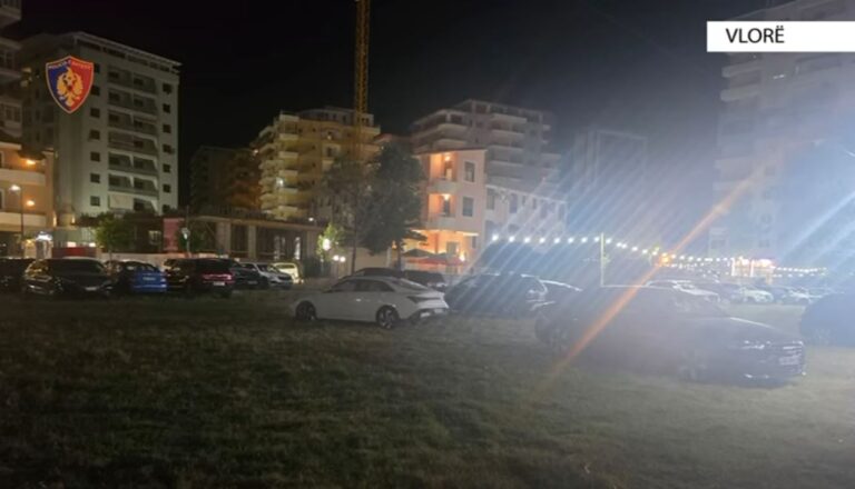 Vlorë: Procedohet penalisht një shtetas që kishte zaptuar këtë hapësirë, duke e kthyer në parkim privat