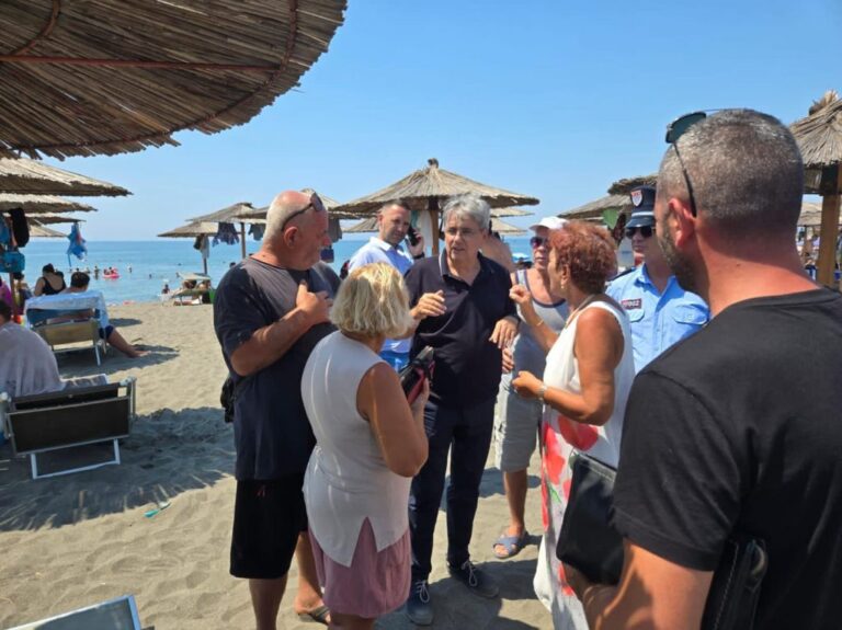 Kryebashkiaku Beci zbret në plazhin e Velipojës: Përmirësim i shërbimeve të pastrimit dhe menaxhim i hapësirave publike