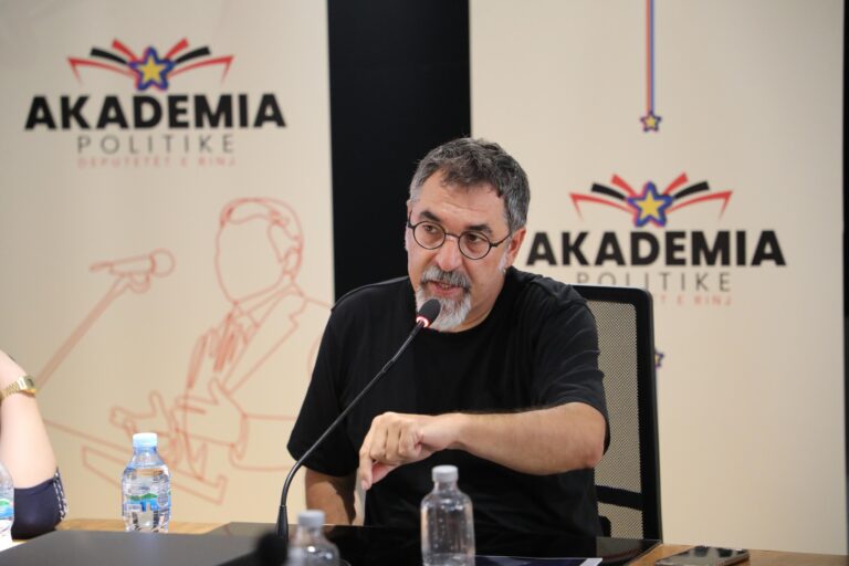 Bledi Çuçi me deputetët e rinj të PS: Tregova për reformat kyçe që kemi përpara për Shqipërinë 2030 në BE