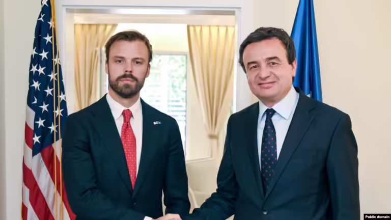 Kurti pas takimit me diplomatin amerikan Hanrahan: Kosova, partnere e besueshme e SHBA-së