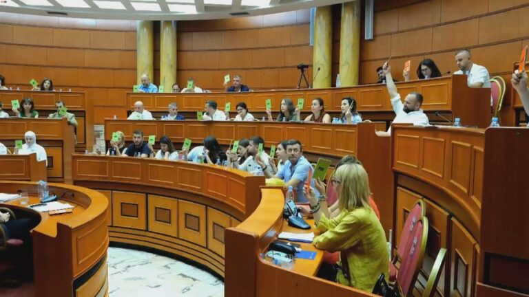 Pallati i Kongreseve i kalon qeverisë, debate për kërkesat e Ramës dhe Veliajn