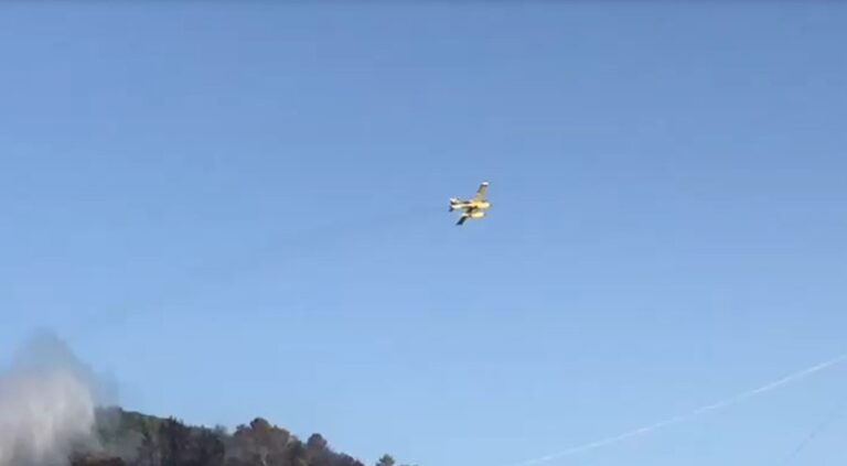 Digjen 3 shtëpi në Kakavijë, ndërpritet qarkullimi i mjeteve