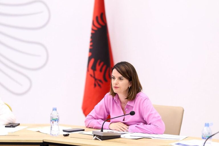 Qendrat shëndetësore të hapura 24/7, ministrja Koçiu: Në gatishmëri të plotë për të garantuar sezonin veror