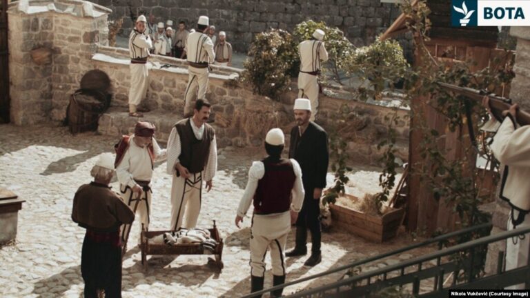 “Obraz” është fytyra e ndërgjegjes sonë, regjisori malazez, Nikolla Vukçeviq, flet për filmin e tij për familjen shqiptare