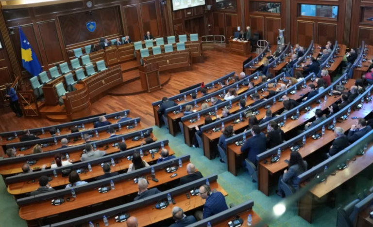 Tentimi i fundit për konstituimin e Kuvendit, ndryshe shkrihet…