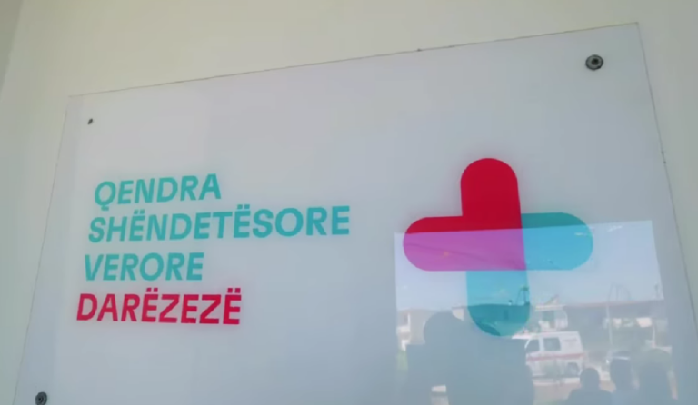 Rama: Pushues vendas dhe të huaj në plazhin e Darëzezës, qendra shëndetësore është në gatishmëri të plotë