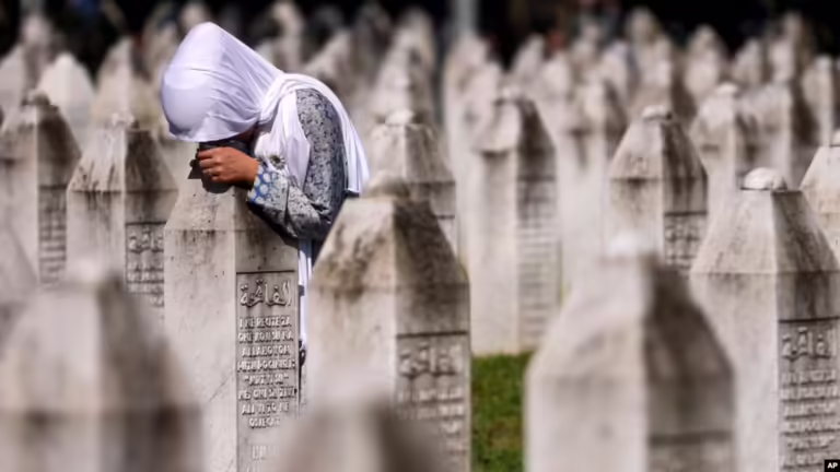 11 Korriku, 30-vjetori i masakrës së Srebrenicës, plagës së hapur në ndërgjegjen e Evropës