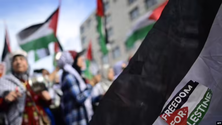 Policë të plagosur dhe dhjetëra të arrestuar në një protestë pro-palestineze në Berlin