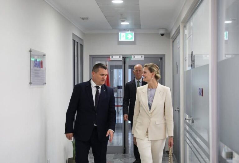 E ngarkuara me punë e SHBA-ve shkon në SPAK, takim me Altin Dumanin