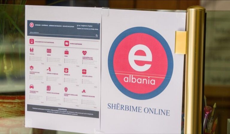 Rama: Kush ka nevojë për asistencë në e-Albania t’i drejtohet bashkive, noterët e avokatët që e ofrojnë me para do t’u hiqet licenca