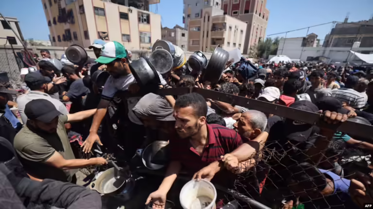 Të vdesësh për t’u ushqyer, të paktën 73 palestinezë u vranë teksa po tentonin të merrnin ndihma