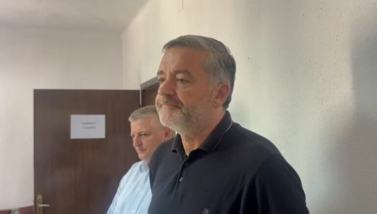 Shkarkohen drejtorët e bashkive, Klosi në Dibër: Rritje e performancës së administratës