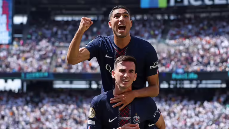 Botërori i Klubeve/ PSG shkatërron 4-0 Real Madrid, në finale sfidon Chelsea-n