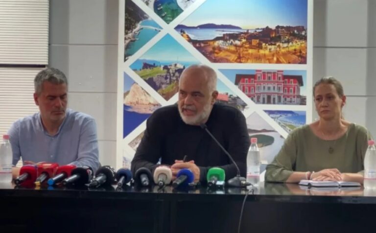 Kryeministri Rama: Bashkia e Vlorës do të kthehet në institucionin e “pagjumësisë”