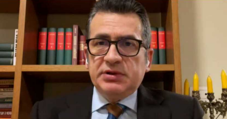 Kreshnik Spahiu: Pse flamuri shqiptar u gris dje në Kosovë?