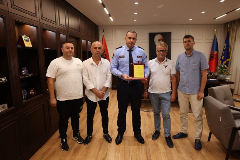 Drejtori i Policisë, Ilir Proda vlerësohet nga gazetarët e Fierit: Për kontribut të veçantë në forcimin e transparencës